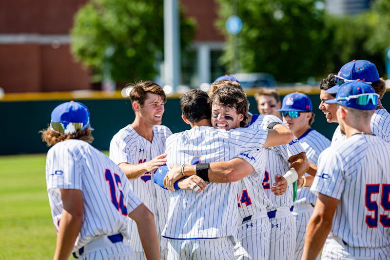 HCUHuskiesBSB's tweet image. A brotherhood like no other. #DawgsUp