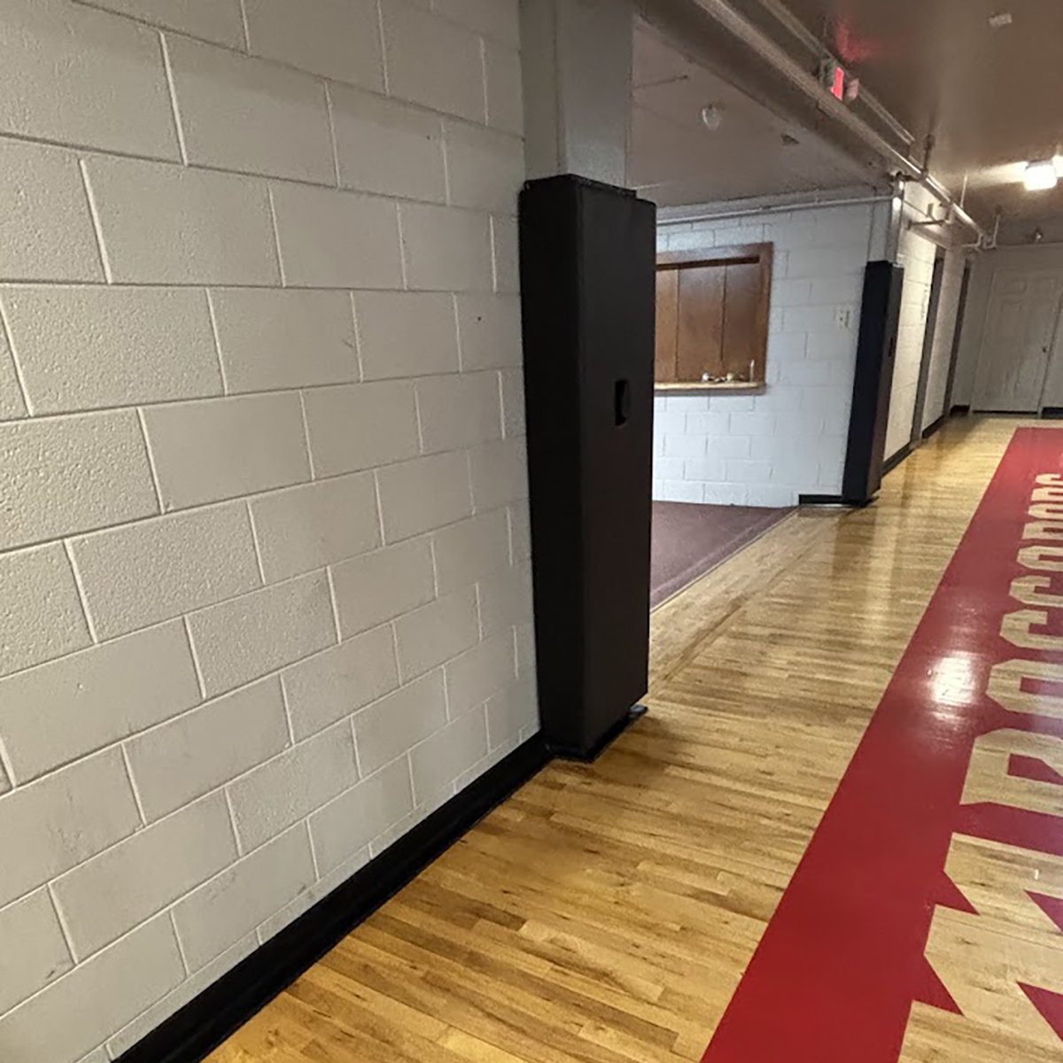Our team installed custom-branded wall padding featuring the school’s colors and logo, along with durable corner padding to protect athletes during every fast-paced play. Because when it comes to student-athletes, safety and school pride should never be on the sidelines. 🙌
