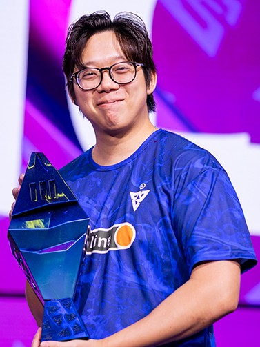 Appreciation post incoming 😌

Officially 9 years as a pro player, 4th one running as coach.

From the HoN days, the epic speeches era, through the OG OG, to TUNDRA dad, <a href="/MoonMeanderated/">David Tan</a> has been around alright.

We're thrilled to see him lifting trophies to this day 💙