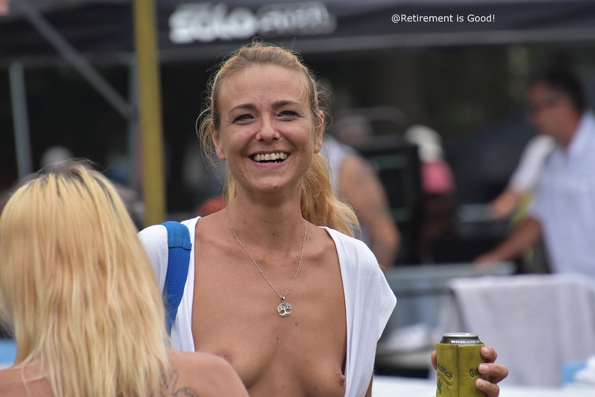 mom doesn’t mind if her tits are out (in fact, I think she quite likes the attention)