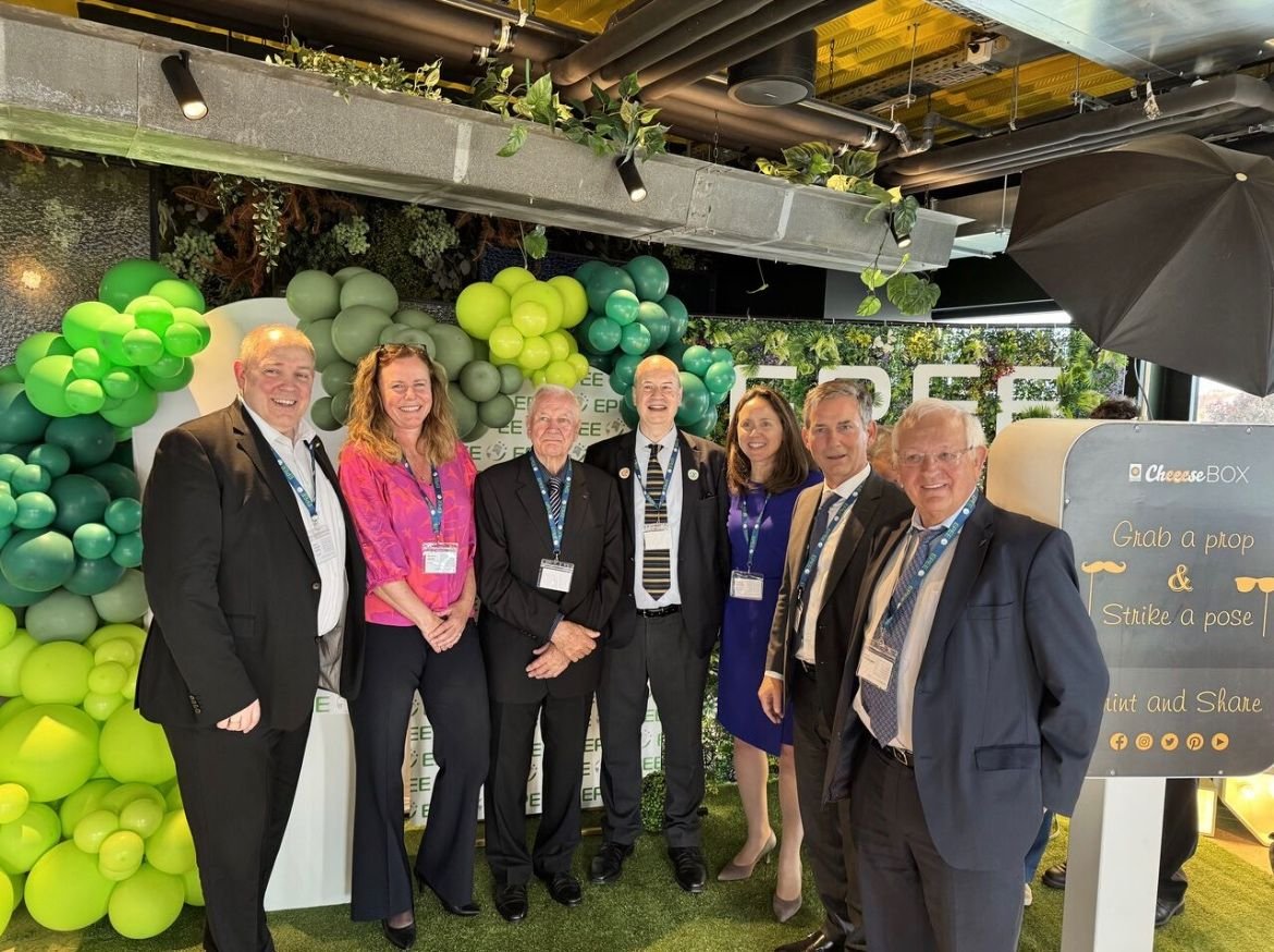 What a day!

Last week we celebrated our Annual General Meeting and our 25th Anniversary. Thank you to all the members who accompanied us throughout the day and even stayed for a dance afterward.

Looking forward to another 25 years! 🤗