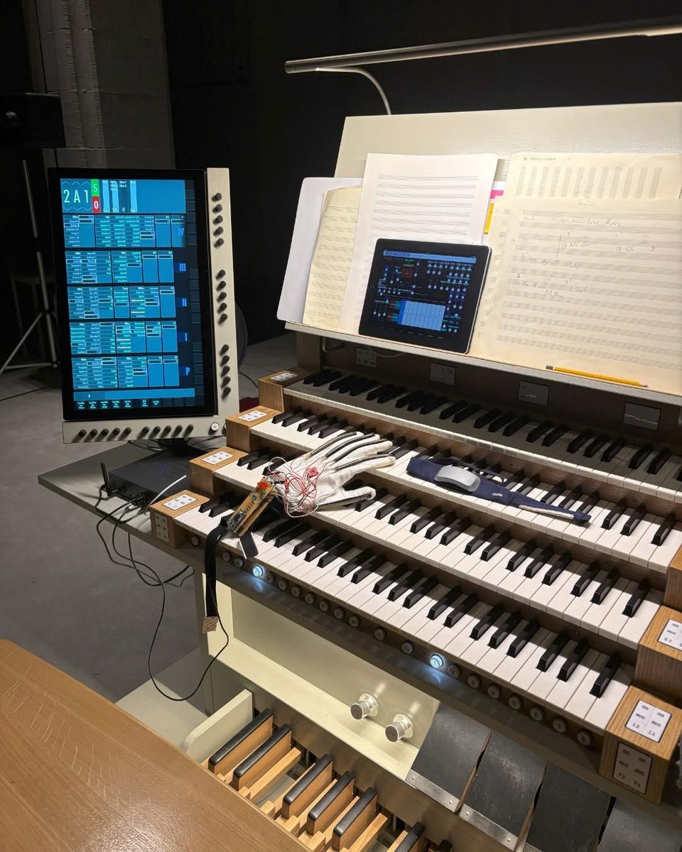 On 5th June, we'll be welcoming organist Franz Danksagmüller for a unique recital - including his own brainwaves translated into music, and a MIDI glove tracking his finger movements.

⏰Thursday 5th June, 6:30pm
👉Find out more: bit.ly/3Sp3vkk
