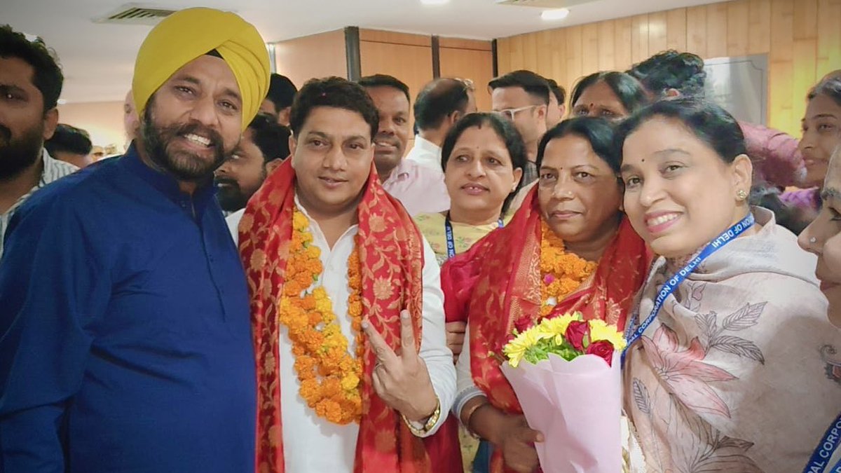 Jagdeep Singh (@mlajagdeepsingh) on Twitter photo MCD West Zone में Chairman बनने पर Nirmala Kumari जी और Deputy Chairman बनने पर <a href="/SAHILGangwal14/">SAHIL Gangwal</a> जी को हार्दिक बधाई।
<a href="/ArvindKejriwal/">Arvind Kejriwal</a>
<a href="/Saurabh_MLAgk/">Saurabh Bharadwaj</a>
<a href="/SandeepPathak04/">Dr. Sandeep Pathak</a> MCD West Zone में Chairman बनने पर Nirmala Kumari जी और Deputy Chairman बनने पर <a href="/SAHILGangwal14/">SAHIL Gangwal</a> जी को हार्दिक बधाई।
<a href="/ArvindKejriwal/">Arvind Kejriwal</a>
<a href="/Saurabh_MLAgk/">Saurabh Bharadwaj</a>
<a href="/SandeepPathak04/">Dr. Sandeep Pathak</a>