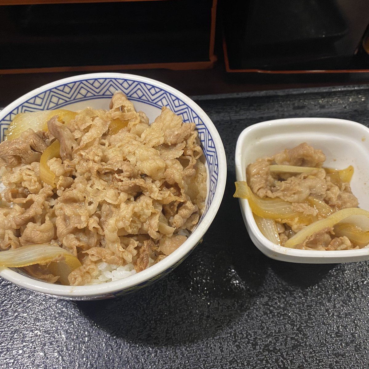 牛丼うめえ！！肉だく最高すぎんか？