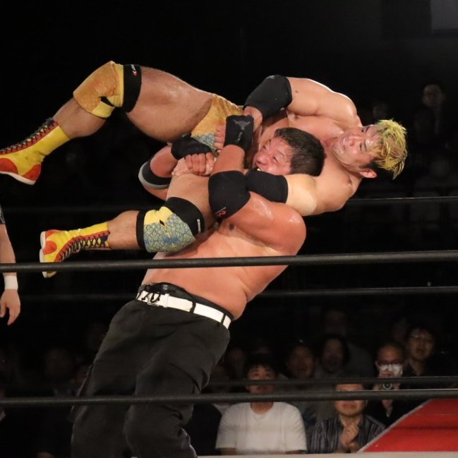 6 #noah_ghc #MONDAYMAGIC 新宿
 
GHCハードコア
⚪️石川修司vs.⚫️征矢学

征矢がDDT、弾道などで追い上げるも、約21分、ジャイアントスラム。石川が2度目の防衛に成功となる。勝ちつつも、石川は征矢の強さを終盤とことん味わった。
