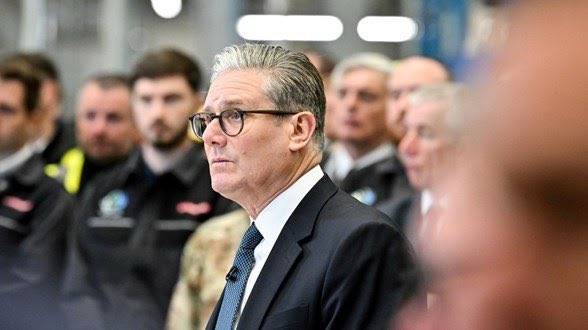 Başbakan Starmer açıkladı: İngiltere “savaşa hazır olma” aşamasına geçiyor

İngiltere Başbakanı Starmer, “Gelişmiş orduları olan devletler tarafından doğrudan tehdit edildiğimizde, onları caydırmanın en etkili yolu, güç yoluyla barışı sağlamaya hazır olduğumuzu göstermektir”