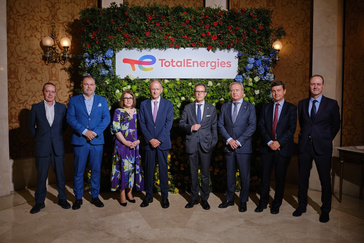 Nacho Cuesta 🇪🇸 (@nachocuestaa) on Twitter photo 📸 La semana pasada asistí a la conmemoración del centenario de <a href="/TotalEnergiesES/">TotalEnergies España</a>, compañía puntera en electricidad y gas y una referencia en su apuesta por la movilidad eléctrica y la eficiencia energética, ámbitos en los que colaboramos estrechamente desde el Ayto de Oviedo 📸 La semana pasada asistí a la conmemoración del centenario de <a href="/TotalEnergiesES/">TotalEnergies España</a>, compañía puntera en electricidad y gas y una referencia en su apuesta por la movilidad eléctrica y la eficiencia energética, ámbitos en los que colaboramos estrechamente desde el Ayto de Oviedo