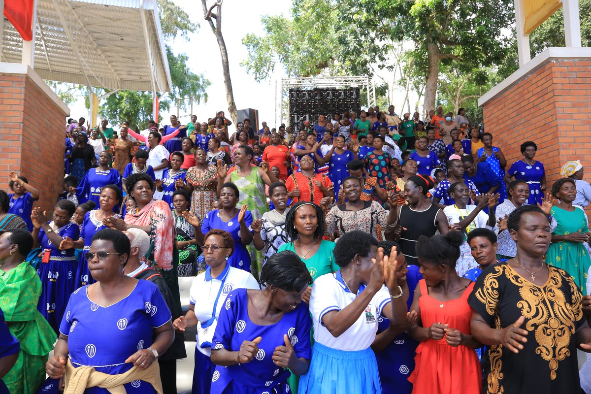 ChurchofUganda_'s tweet photo. Rev. Canon Dr. Rebecca Margret Nyegenye: Empowering Women to Live Debt-Free.

“How can you live a debt-free life as a woman? A lady can live without borrowing.

#MartyrsDayCelebrations2025   #MartyrsDay2025 https://t.co/E2c2jJBEpb