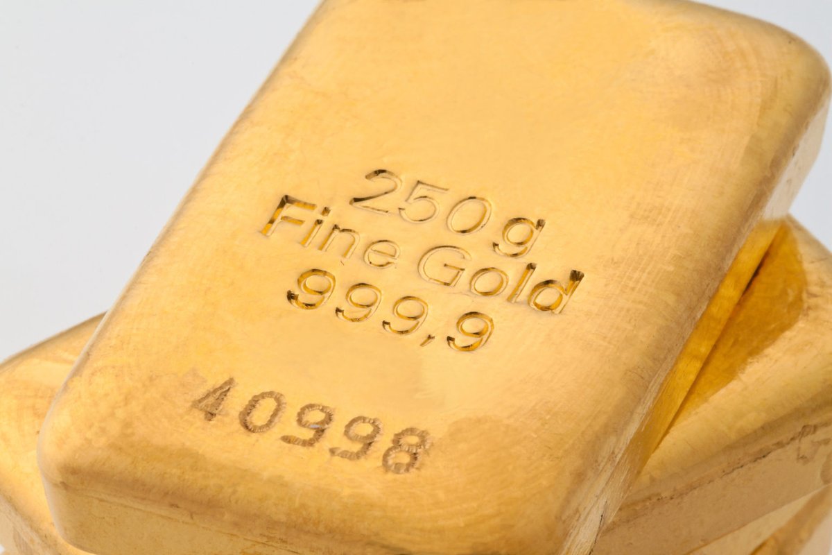 📊 U.S. gold exports to Switzerland hit a 12-year high in April after tariffs were lifted. With rising demand in Asia and strong trade flows, gold remains a global safe-haven asset. $RGR.C / $RGRLF stands to benefit.

Read here: mining.com/web/swiss-mont…

#Gold #Mining #Investing