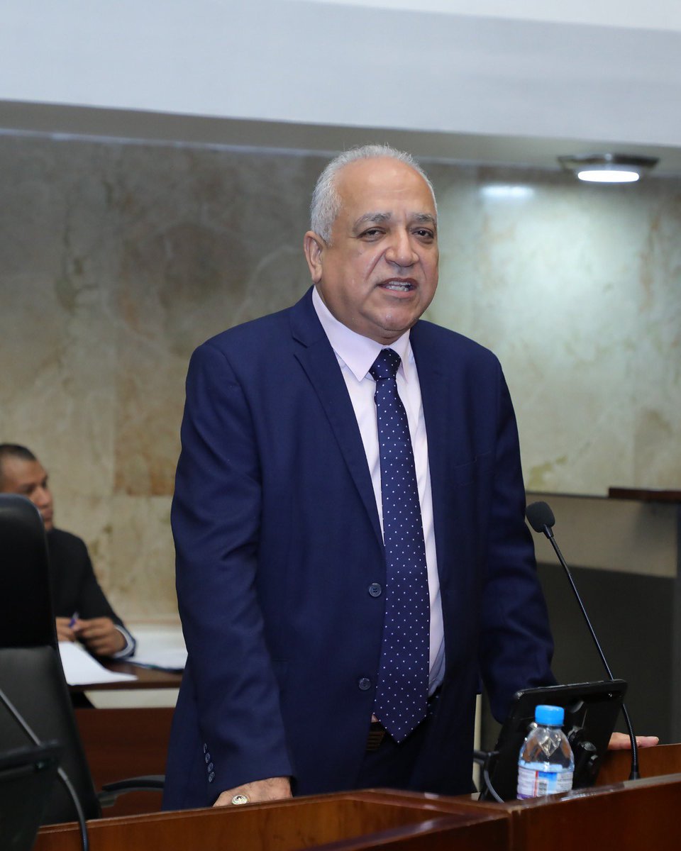 Luis Eduardo Camacho tweet media
