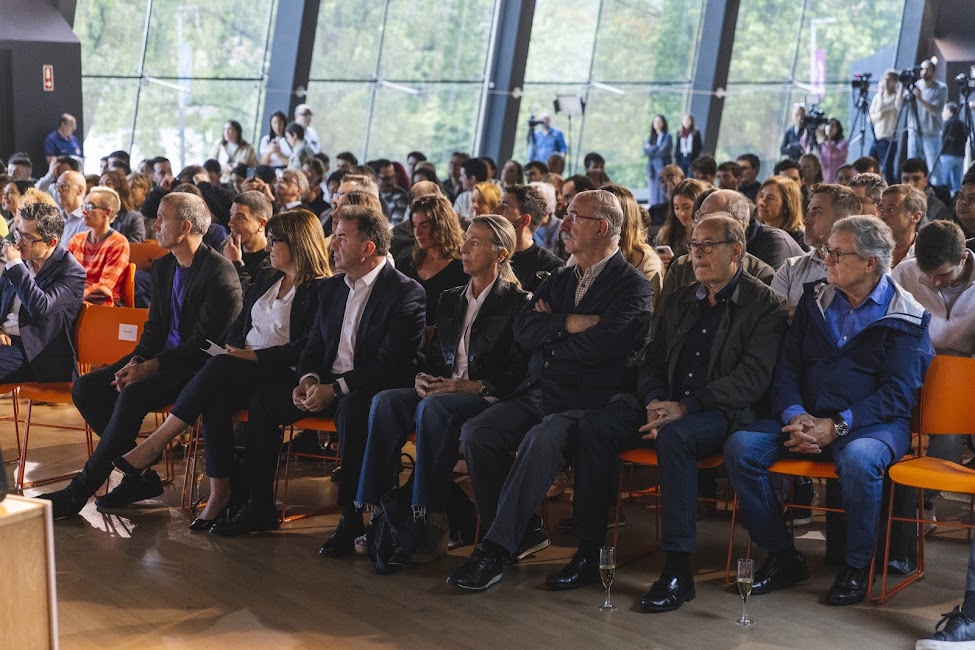👩‍🍳 Más de 300 profesionales de la gastronomía vasca se han reunido en Getaria en el Encuentro de la Gastronomía Vasca.

La jornada, organizada por <a href="/MantalaGastro/">mantala.gastronomy</a> ha analizado la identidad marítima de la gastronomía explorando sus retos y oportunidades.

🔗 irekia.euskadi.eus/es/news/102264