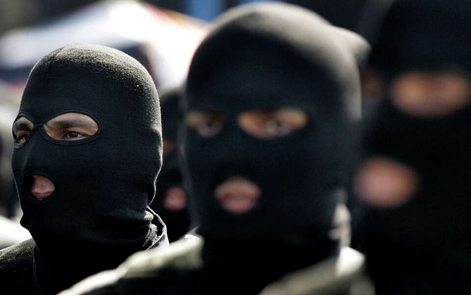 ⚡️BREAKING 

Iran's anti-terror police rescued 10 Pakistani citizens who had been kidnapped by smugglers

They are handed over to the Pakistani government
