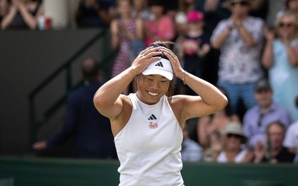 WHAT A WIN!!!!🔥🔥

17 year old Mingge Xu🇬🇧 gets the biggest win of her life as she takes down number one seed and world number 52 Alycia Parks🇺🇸 to move into the second round at W125 Birmingham👏🏼👏🏼

What a performance and what a player🇬🇧💪🏼

📸<a href="/the_LTA/">LTA</a>