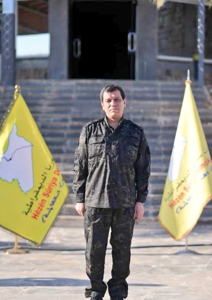 السيد الرئيس #الجنرال_الكوردي مظلوم عبدي 🫡

cenabê Serok Generalê kurd Mazlûm Abdî.