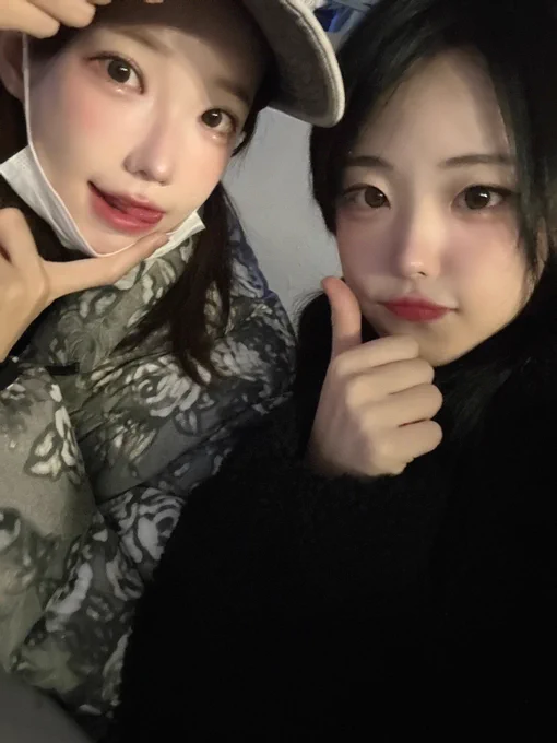 @Weekly_QWER: Jun,02,2025 Hina weverse post Our prettiest, QWER's mom, Genta unnie Happy birthday💖 There are so many photos and videos of you in my gallery, but we can only see them among ourselves.. lol I really like you, who makes me laugh whenever I'm sad, listens to me seriously when we talk, and can talk about my worries together🫶🏻 Let's go together forever Whi Whiplash #QWER #MAGENTA #HINA #마젠타 #히나 #냥뇽녕냥 #큐떱 #ㅋㄸ
