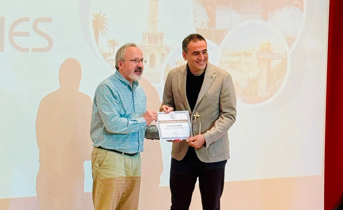 TUBAakademi's tweet photo. #TÜBA Üyesi Prof. Dr. Önder Metin'e "Nejat Veziroğlu Özel Ödülü"

👉https://t.co/vbABCmNR0m https://t.co/NBieBKnPIU