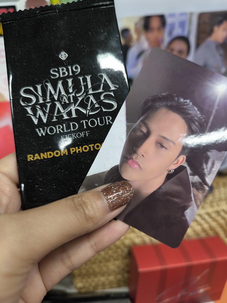 sisiwunica's tweet photo. Definitely a rare moment for us #Sisiw🥰 
We know that deep down ✌🏼Di ka lang showyyy 🤭 @felipsuperior 

#SB19 #SimulaAtWakas #SimulaAtWakas_WorldTourKickOff https://t.co/U9jim0w7YV