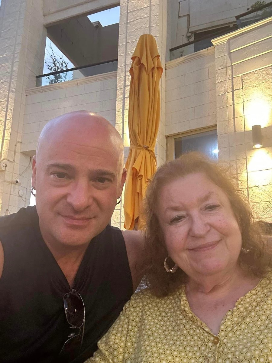 Wishing the happiest of birthdays to my dear mother! Love you Mom! ❤️