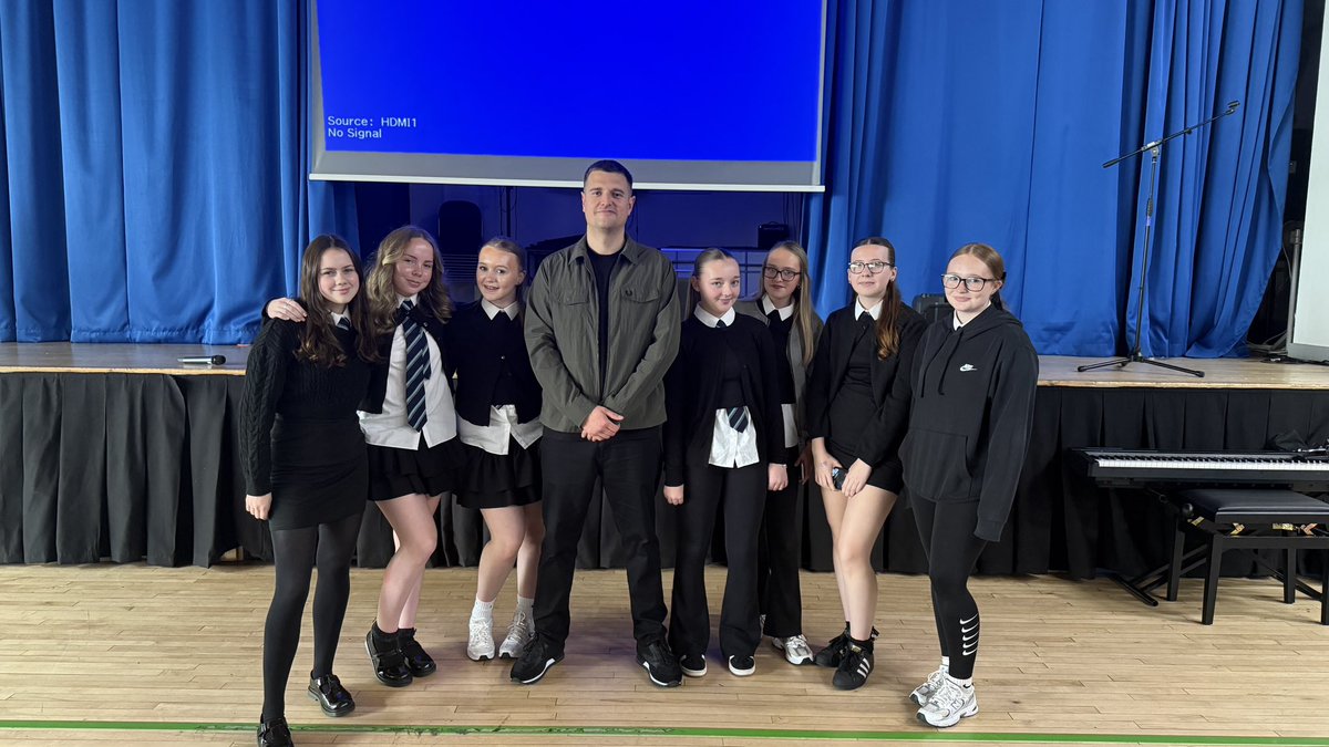 Huge thanks to <a href="/G_Armstrong21/">Graeme Armstrong</a> for today’s inspiring talk on the power of education and belief. His message about how one teacher can make the difference in steering young people away from gangs &amp; violence is so powerful. Education truly changes lives. 🙌 <a href="/ClevedenSec42/">Cleveden Secondary School</a> @Doug_GCC