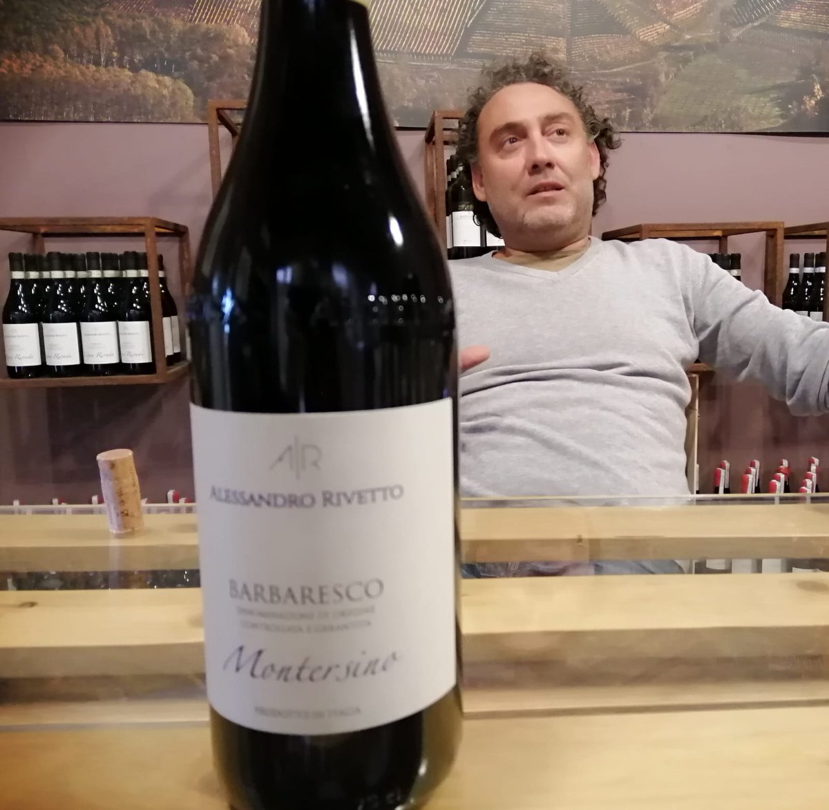 Sergio75829756's tweet photo. Emozioni in langa e non finiranno qui.
Con Luca della cantina #Monchiero. Con Alessandro della cantina #rivetto e Mirko della cantina #voerziomartini...Ottimi espressioni del #bebbiolo da #barolo.... https://t.co/ydNqhHYJYe