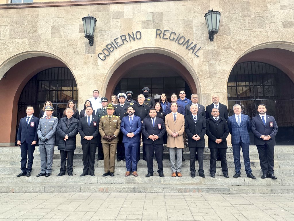 Comenzamos el día junto a <a href="/PDI_Coquimbo/">PDI_Coquimbo</a> en el tradicional izamiento de la 🇨🇱, ceremonia con la cual inician las actividades por sus 92 años al servicio de la comunidad. En este nuevo aniversario, destacamos el compromiso de <a href="/PDI_CHILE/">PDI Chile</a> por la investigación y seguridad del país.