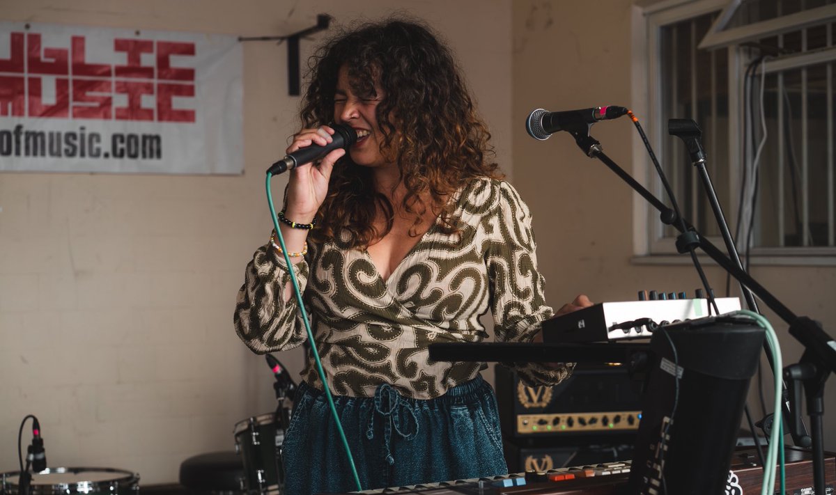 Republic of Music (@rombrighton) on Twitter photo <a href="/ellenbethabdi/">ellenbethabdi</a> at The Shipwrights Yard as part of Alt Escape this year ⭐️
📸: Leila-Mae Rummery <a href="/ellenbethabdi/">ellenbethabdi</a> at The Shipwrights Yard as part of Alt Escape this year ⭐️
📸: Leila-Mae Rummery