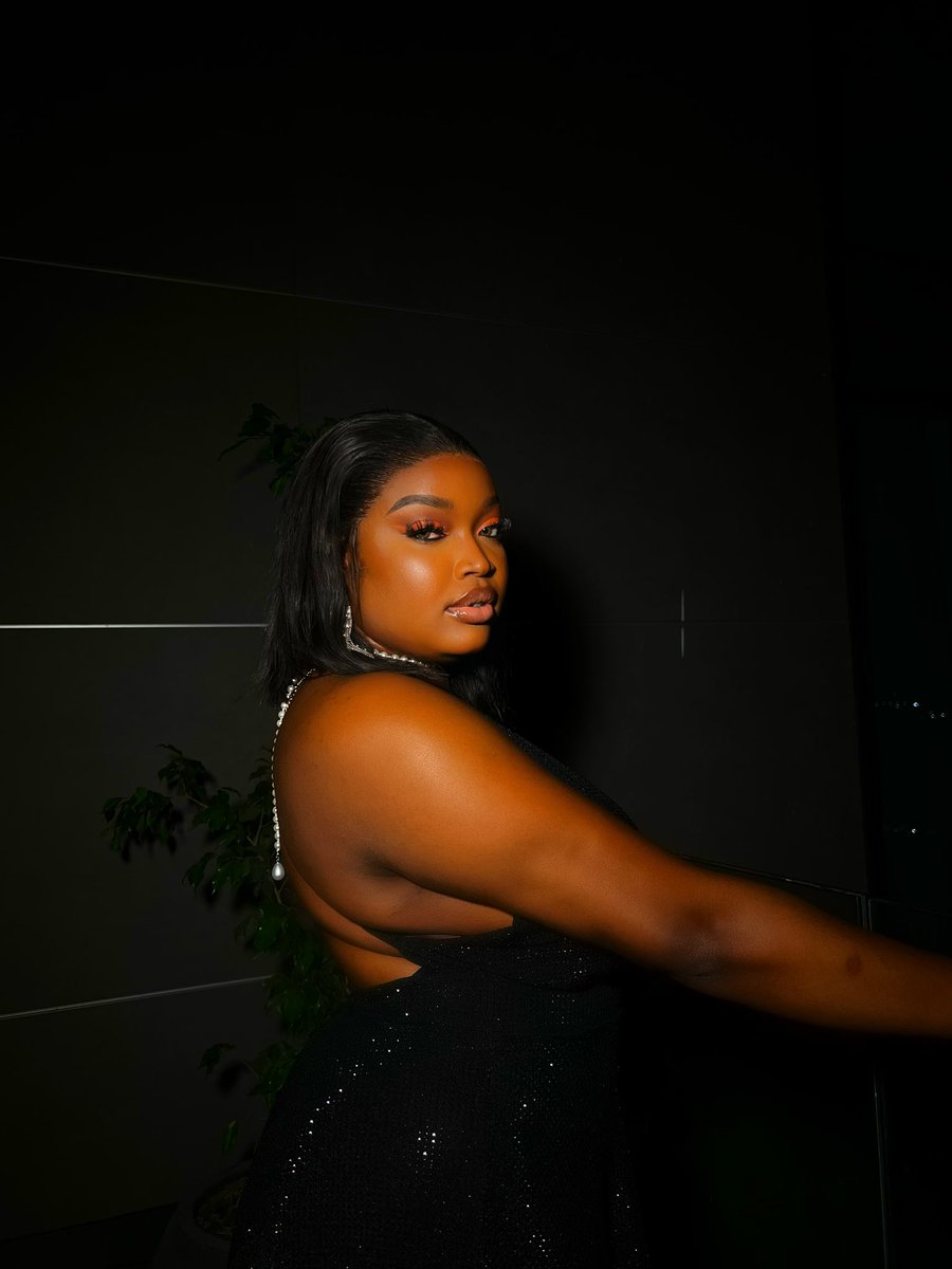 chinwe_elib's tweet photo. Accra nights, City lights 😍✨🥂🖤

#ChampagneMami #ChinweElibe #ChiForce https://t.co/WfCsyI5GFd