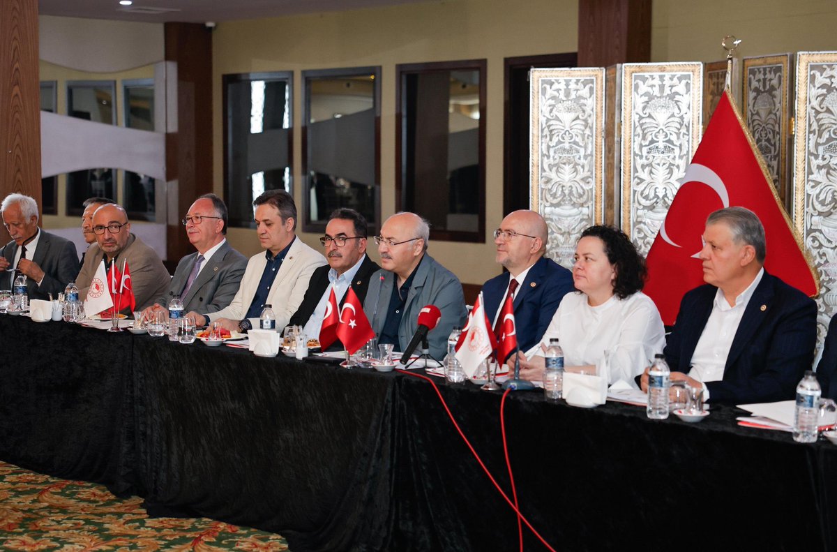 YK Başkanımız Sn. <a href="/SahinBilgicB/">Şahin Bilgiç</a>; “TBMM Zirai Don Araştırma Komisyonu” Başkan ve üyelerinin bir araya geldiği ‘İlimizdeki Zirai Don Sonuçlarının Değerlendirilmesi ve Alınabilecek Tedbirler” konulu istişare ve koordinasyon toplantısına katılım sağladı. #ATBLobiFaaliyeti