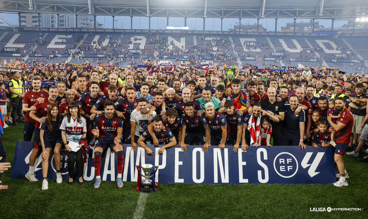 SurNiagara's tweet image. Titularidad ✔️
Victoria ✔️
Portería a cero ✔️
Campeón de @LaLiga2 ✔️
No se nos ocurre un mejor final de temporada para @_alfonsopastor_ 🧤😉
#NiágaraSurPlayer
