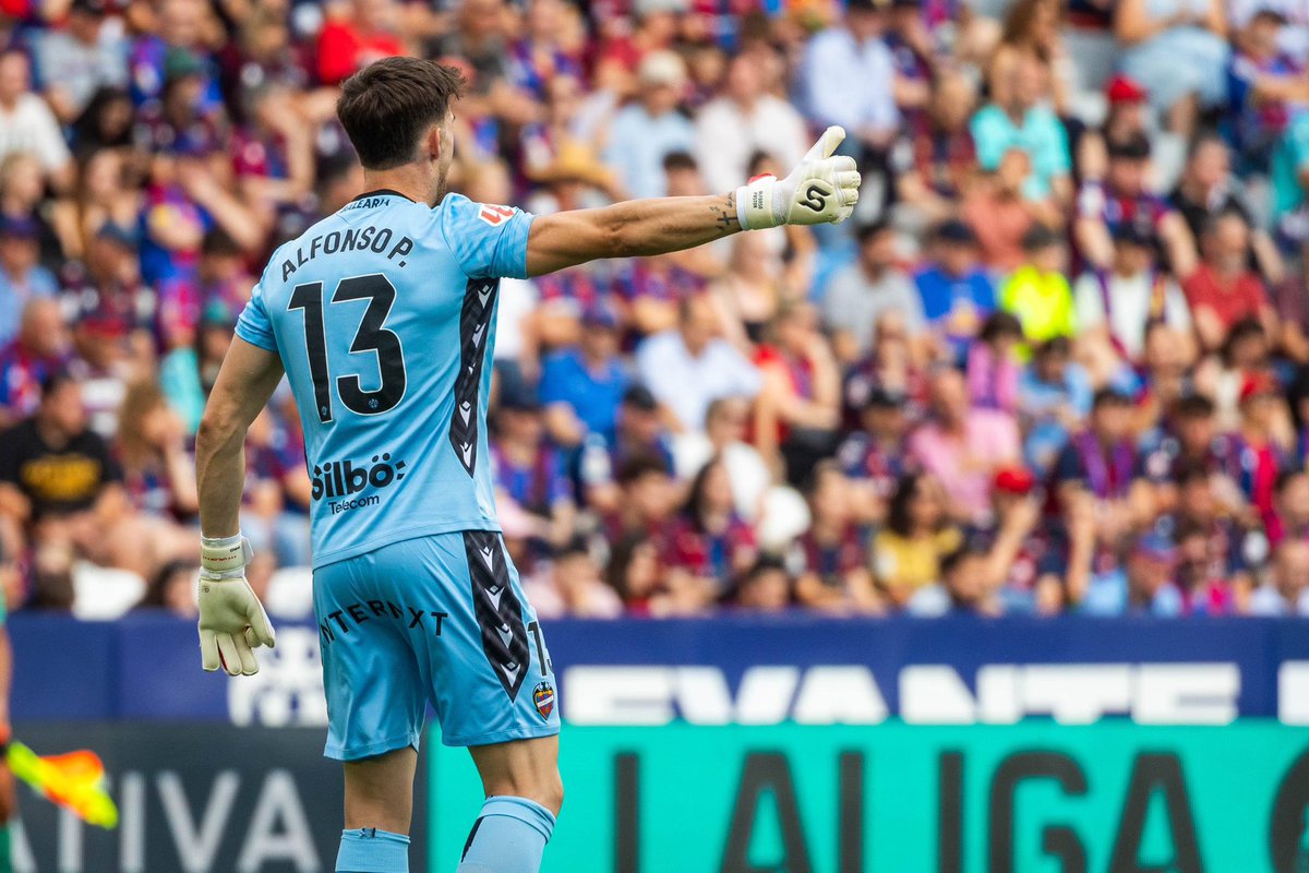 SurNiagara's tweet image. Titularidad ✔️
Victoria ✔️
Portería a cero ✔️
Campeón de @LaLiga2 ✔️
No se nos ocurre un mejor final de temporada para @_alfonsopastor_ 🧤😉
#NiágaraSurPlayer