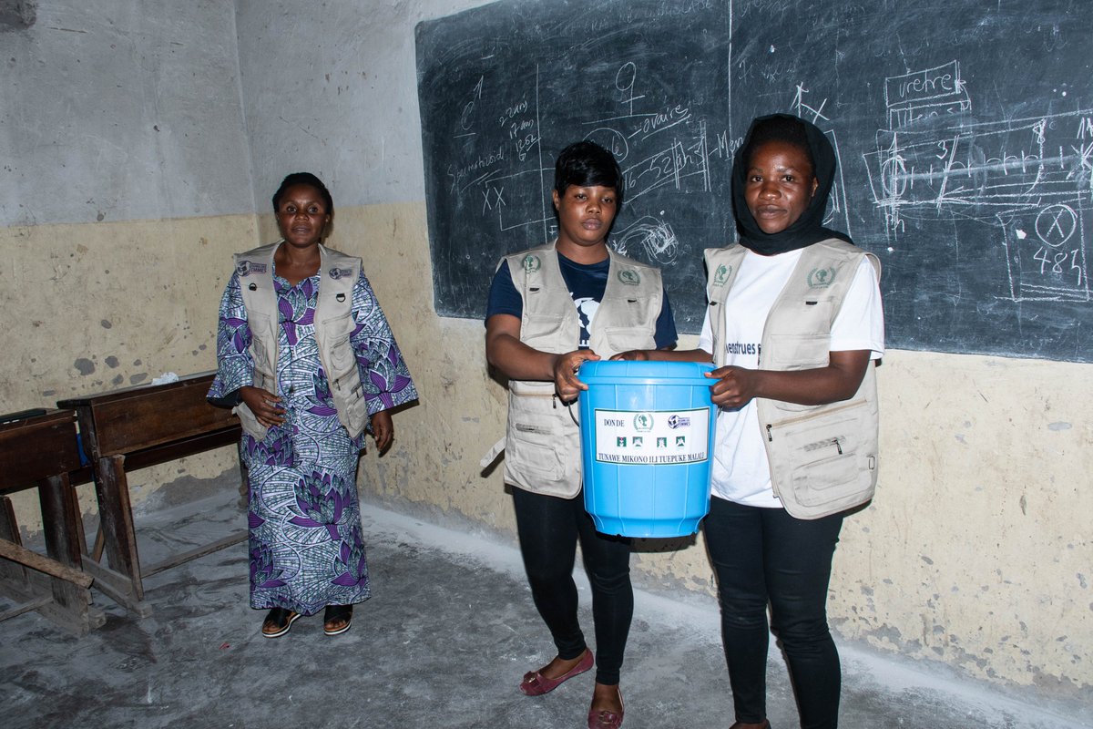 Alliance Pour La Vie (@alliancevierdc) on Twitter photo Pour y arrivé il faut conjuguer les efforts, sensibilisons sur la #gestion de l’#hygiène_menstruelle #distribution des #kits_de_dignité par <a href="/alliancevierdc/">Alliance Pour La Vie</a>
#SSR #Rouge_sans_tabous #educations #hygienne
<a href="/UAFAfrica/">UAF-Africa</a> <a href="/UNFPARDC/">UNFPA-RDC</a> <a href="/LaMenstruelle/">La Menstruelle</a> <a href="/ffcrdc/">Fonds pour les Femmes Congolaises - FFC</a> <a href="/BlackFeminisms/">Black Feminisms</a> Pour y arrivé il faut conjuguer les efforts, sensibilisons sur la #gestion de l’#hygiène_menstruelle #distribution des #kits_de_dignité par <a href="/alliancevierdc/">Alliance Pour La Vie</a>
#SSR #Rouge_sans_tabous #educations #hygienne
<a href="/UAFAfrica/">UAF-Africa</a> <a href="/UNFPARDC/">UNFPA-RDC</a> <a href="/LaMenstruelle/">La Menstruelle</a> <a href="/ffcrdc/">Fonds pour les Femmes Congolaises - FFC</a> <a href="/BlackFeminisms/">Black Feminisms</a>