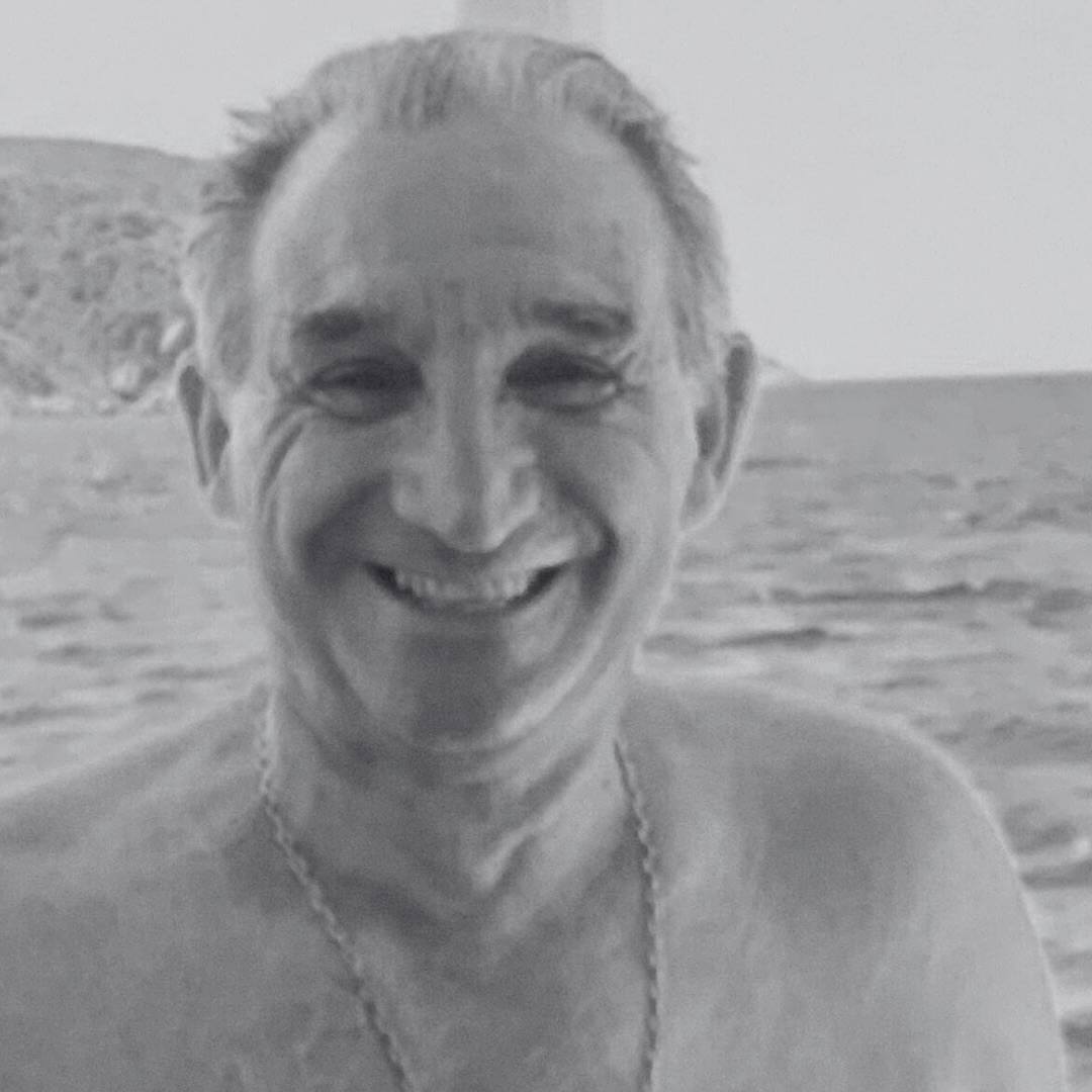 Desde la <a href="/F1Powerboat/">F1 Powerboat</a> lamentamos profundamente el fallecimiento de Ernesto Piercamilli, fundador del Astillero Arco Iris y pilar fundamental para el nacimiento de nuestra categoría.
Acompañamos a todos su familiares y amigos en este momento. ¡Muchas gracias por tanto Don Ernesto!