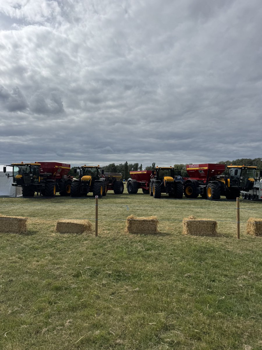 C_A_Lime_Ltd's tweet image. We have been out at a few of the local shows last month, Thanks to everyone that stopped by and had a catchup and a chat! Time to get really busy with the recycling now! Cheers.

#shows #tractors #yfc #grass #people #red #jcb #cambridgshirecountyshow #recycling #quadbikes #sun