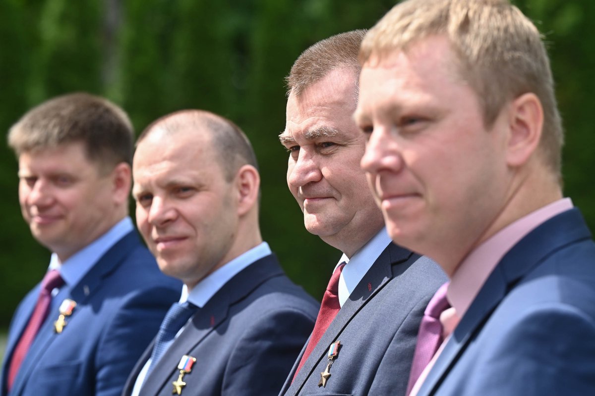 dcordovaok's tweet photo. Los cosmonautas de las Expediciones 71/72 de la Estación Espacial Internacional, @AlekseyOvchinin, @ivan_mks63 (#SoyuzMS26), Aleksandr Grebyonkin (#Crew8) y Aleksandr Gorbunov (#Crew9) realizaron la tradicional ofrenda floral en el monumento a Yuri Gagarin en el #GCTC https://t.co/okkXPsbq22