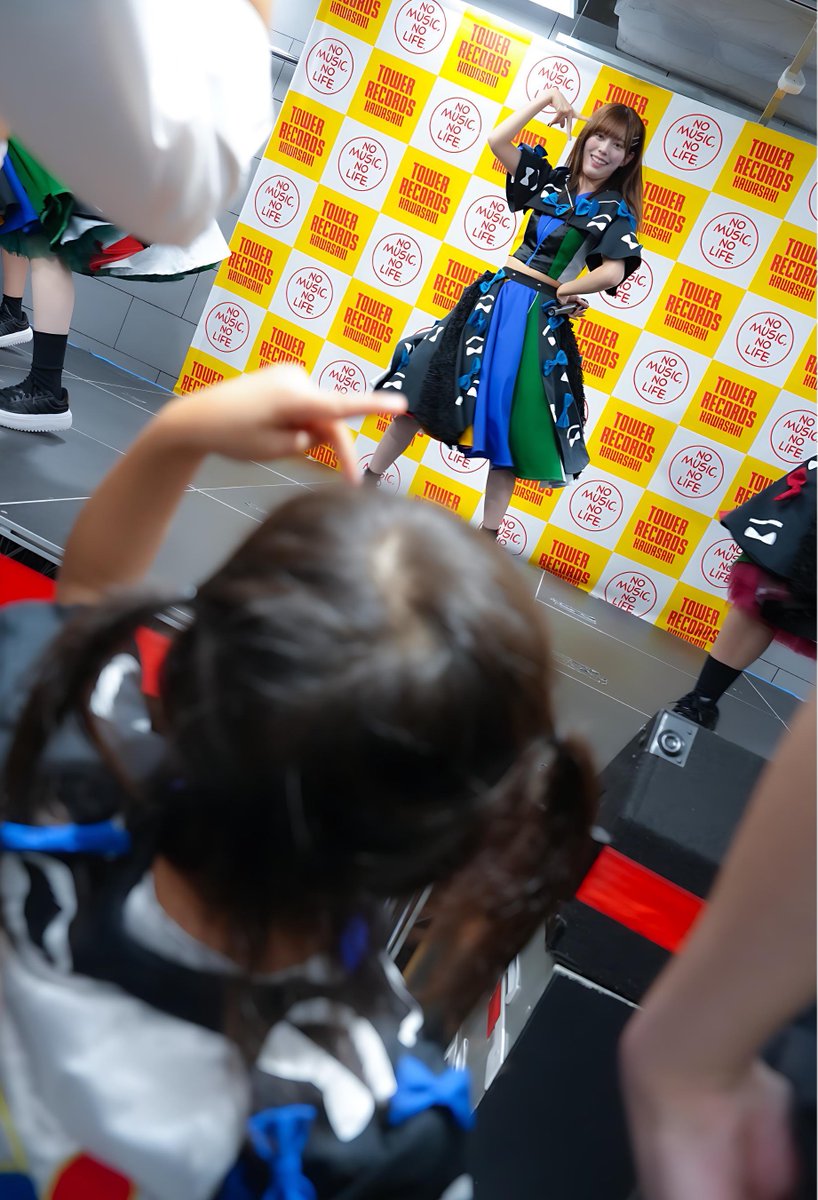 pup9751's tweet image. 小さな目線で覗く豆豆粒ちゃんとナオちゃんの世界◡̈🌏
子どもに何より優しい豆柴のミニライブ💫
#ナオ・オブ・ナオ
#豆柴の大群
