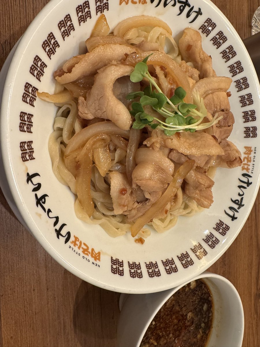 yukichi_______8's tweet photo. 今回の #JSAM2025 での発表の際に、所属は記載がなくどなたかわかりませんでしたが、とても厳しい内容で核心をついたご質問を頂きました。
忙しく時間がないなどは皆さん同じなので言い訳でしかなく、もう一度一から研究を見直す必要があると思わせていただきました。
ありがとうございました! https://t.co/AgzE2pjroF