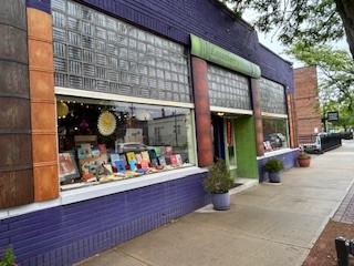 JulieDitchburnPatton (@ditchburnpatton) on Twitter photo Cleveland friends! Join me at the amazing Loganberry Books for a book signing on Sunday, June 15th from 1-2pm. Check out their fb and insta for a peek into their beautiful space! <a href="/loganberrybooks/">Loganberry Books</a> Cleveland friends! Join me at the amazing Loganberry Books for a book signing on Sunday, June 15th from 1-2pm. Check out their fb and insta for a peek into their beautiful space! <a href="/loganberrybooks/">Loganberry Books</a>
