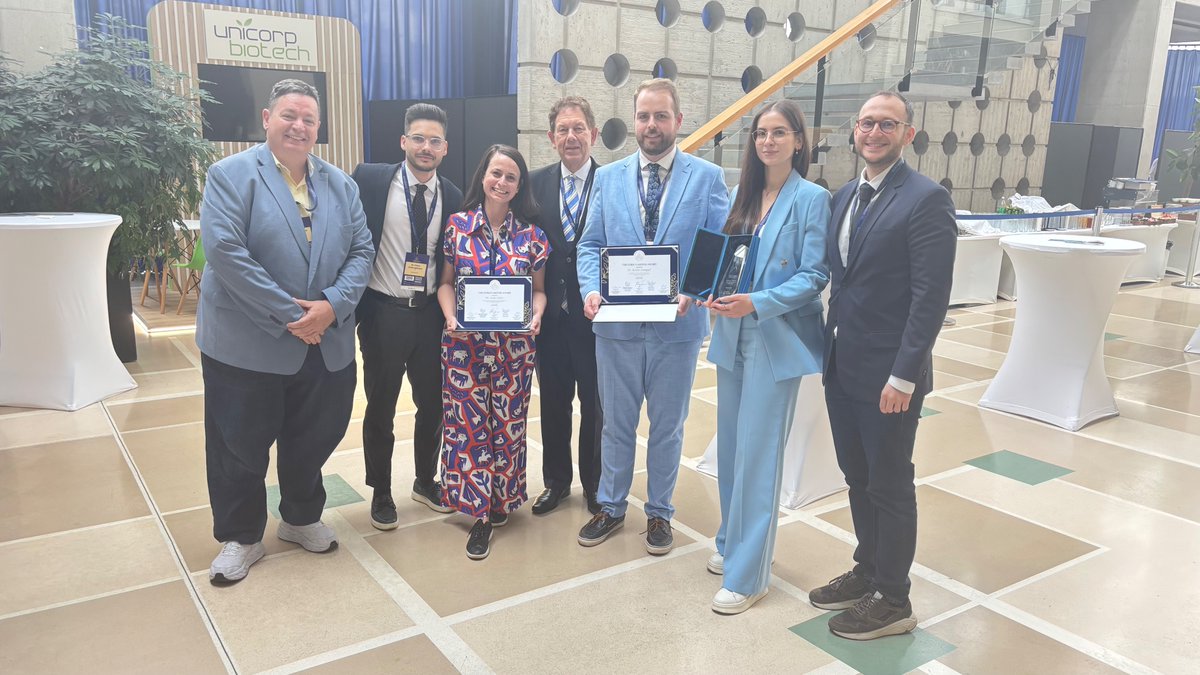 Cannot overstate the quality of research fellows we have privilege of working with from Semmelweis University, Budapest. Here they are with their awards at the recent Semmelweis International Vascular Symposium.