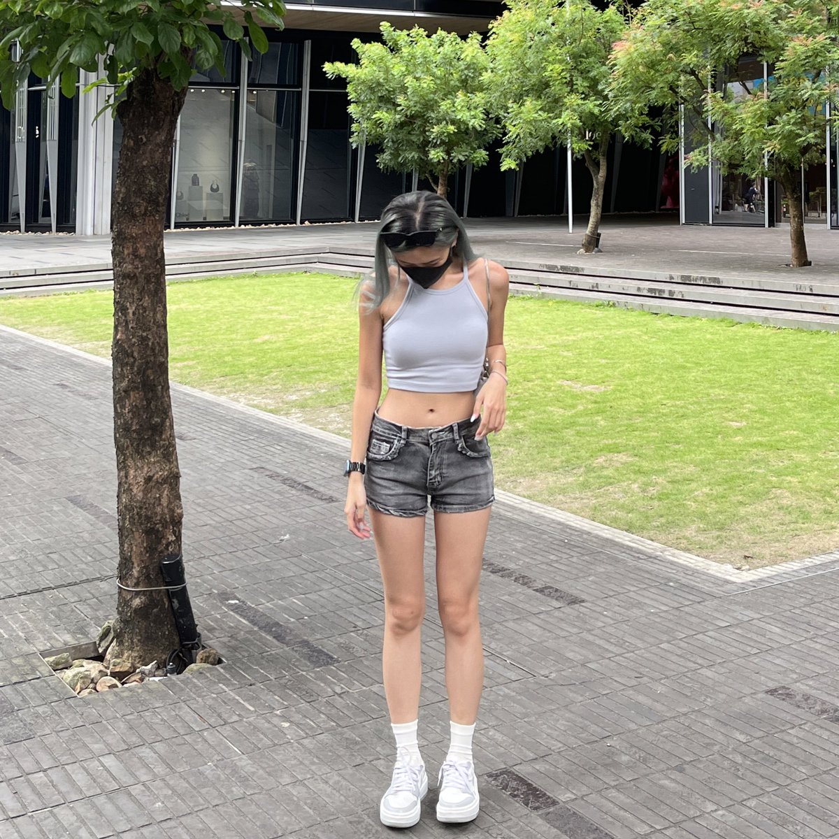 只能說 我的腿94很直啊>< https://t.co/Y6F6nWgitf