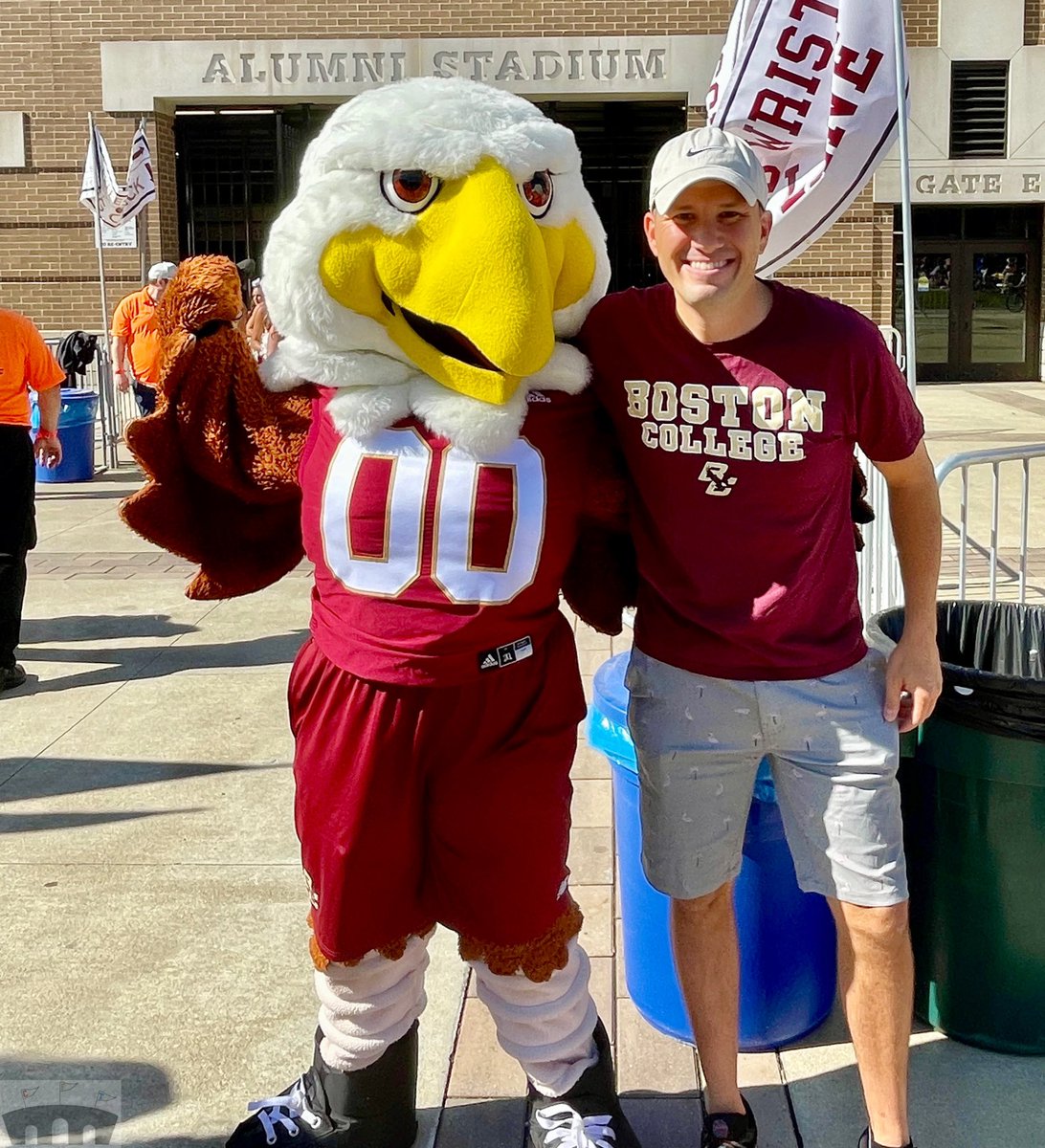 🐾MASCOT MOMENT🐾

   🦅BOSTON COLLEGE🦅
                   “Baldwin”

🗓️BORN: 1976

💥FUN FACT:
“Boston College has gone through a number of mascots, including ‘Herpy,’ a stuffed and mounted golden eagle, and ‘Margo,’ a live golden eagle.”
📝bceagles.com

#ForBoston