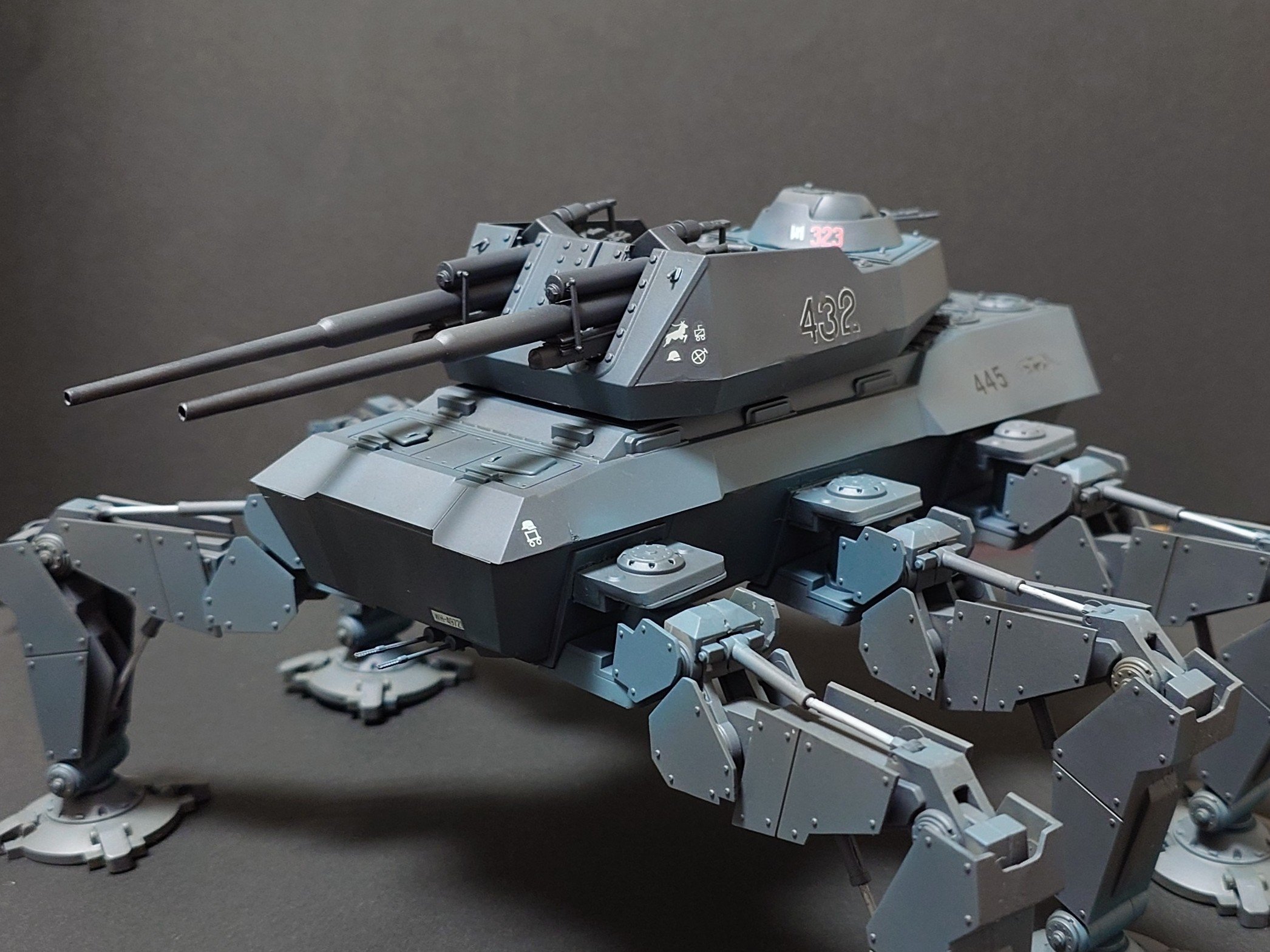 最初の  ロケットモデルズ 1/72 ゼクスフースラー型E-100 ヴォータン （1 Vegetables