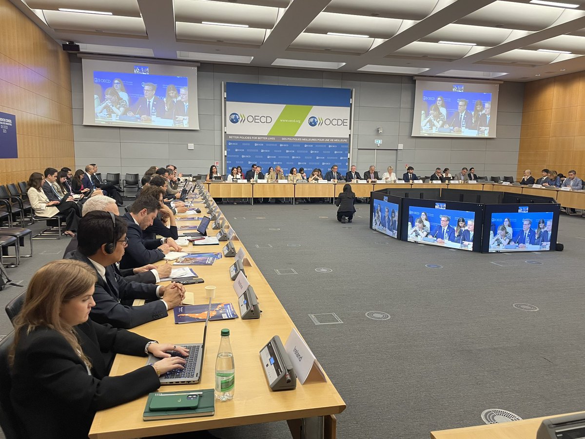 Un éxito la sesión del Steering Group de esta mañana. Agradecemos a los Ministros, Vice Ministros de la región y delegaciones OCDE y de organismos socios por la valiosa guía al Programa @oecd_lac hacia su 10 aniversario. Oe.cd/lac