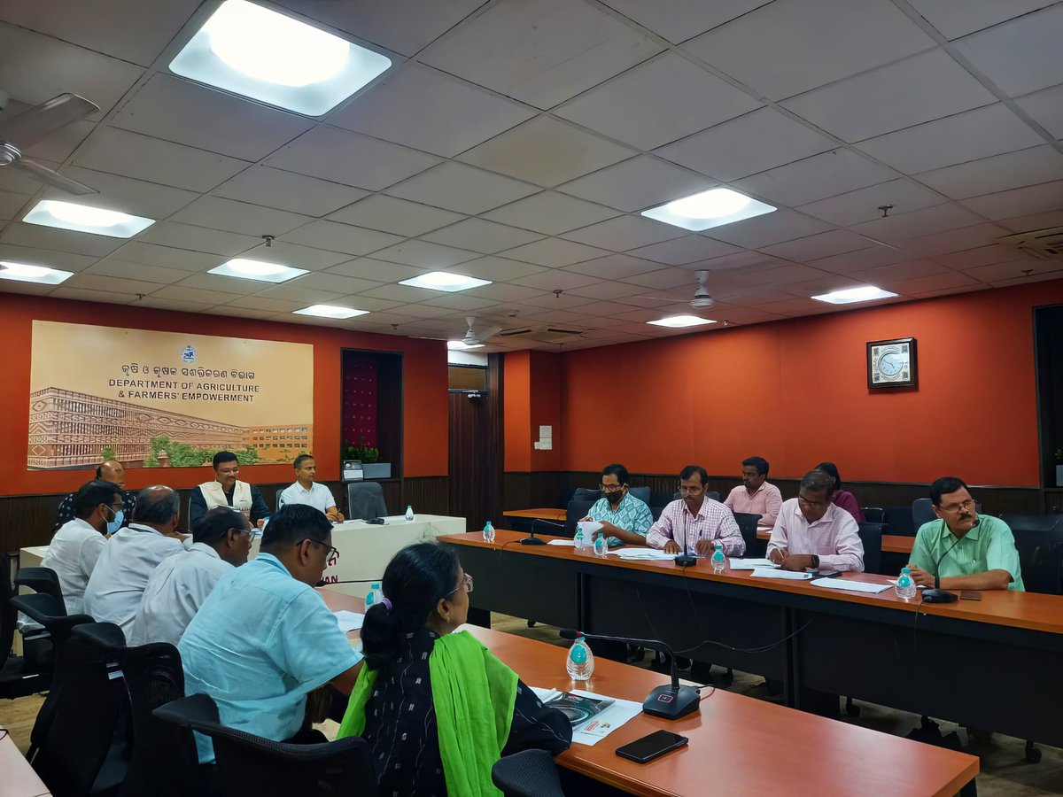 କୃଷି ବିଭାଗ, ଓଡ଼ିଶା (@krushibibhag) on Twitter photo Principal Secy Dr. <a href="/arvindpadhee/">Arabinda K Padhee</a> chaired a review meeting on the supply position of seeds and planting materials for Kharif 2025. He emphasized timely supply as per the programme, with focus on ensuring availability of Dhanicha and Kharif Potato. Principal Secy Dr. <a href="/arvindpadhee/">Arabinda K Padhee</a> chaired a review meeting on the supply position of seeds and planting materials for Kharif 2025. He emphasized timely supply as per the programme, with focus on ensuring availability of Dhanicha and Kharif Potato.