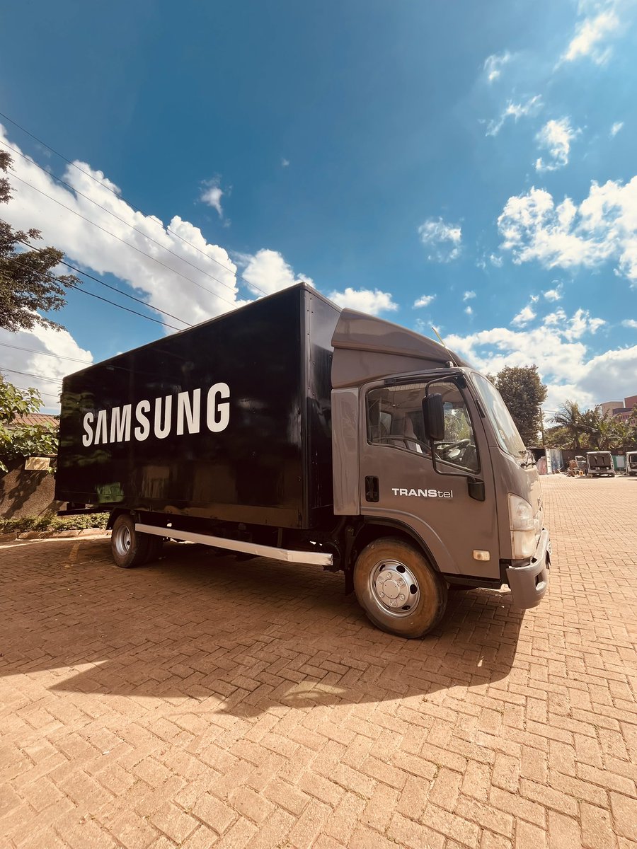 Supreme_marka's tweet image. All that free ad space and you’re just driving? In this economy?
Bold choice😏. Get branded with Supreme and turn traffic into your red carpet moment.
#carbranding 
#supreme_márka