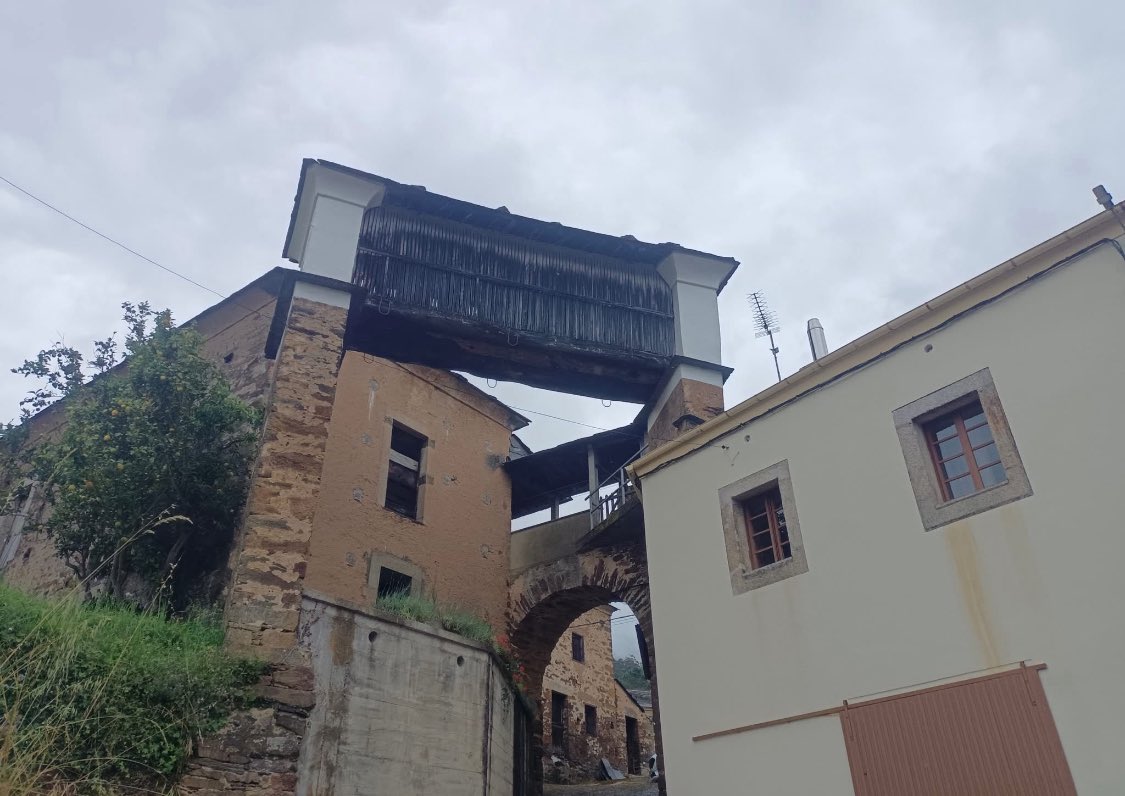 Imposible, pero real 

Hórreo en Boal (Asturias) 

<a href="/AsocHorreo/">Asociación del Hórreo Asturiano</a>