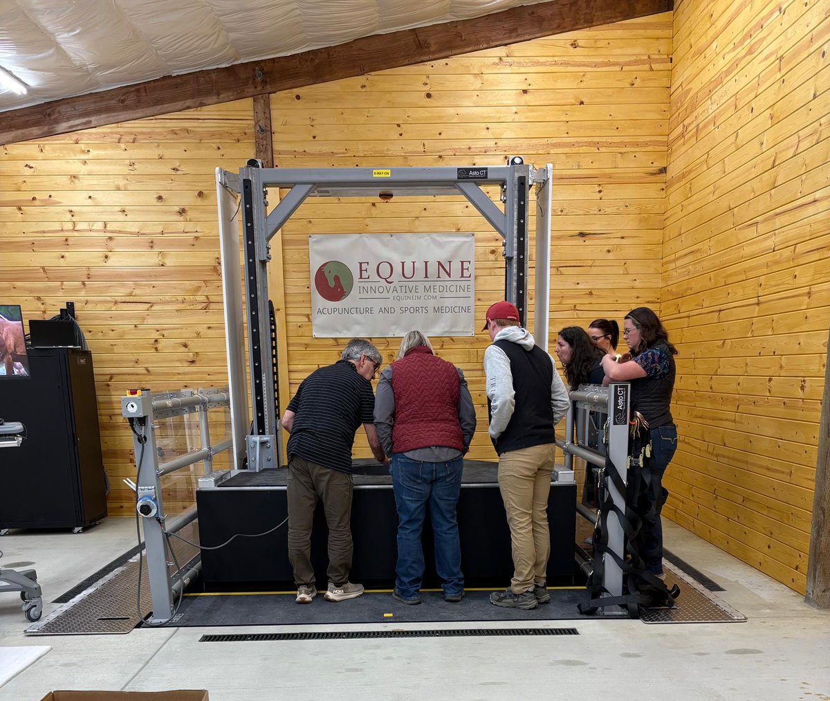 🚀 We’re live at Equine Innovative Medicine! Day 1 of training with the brilliant EIM team is underway. Stay tuned for behind-the-scenes of cutting-edge equine imaging 🐴✨ #EIM #EquineCT