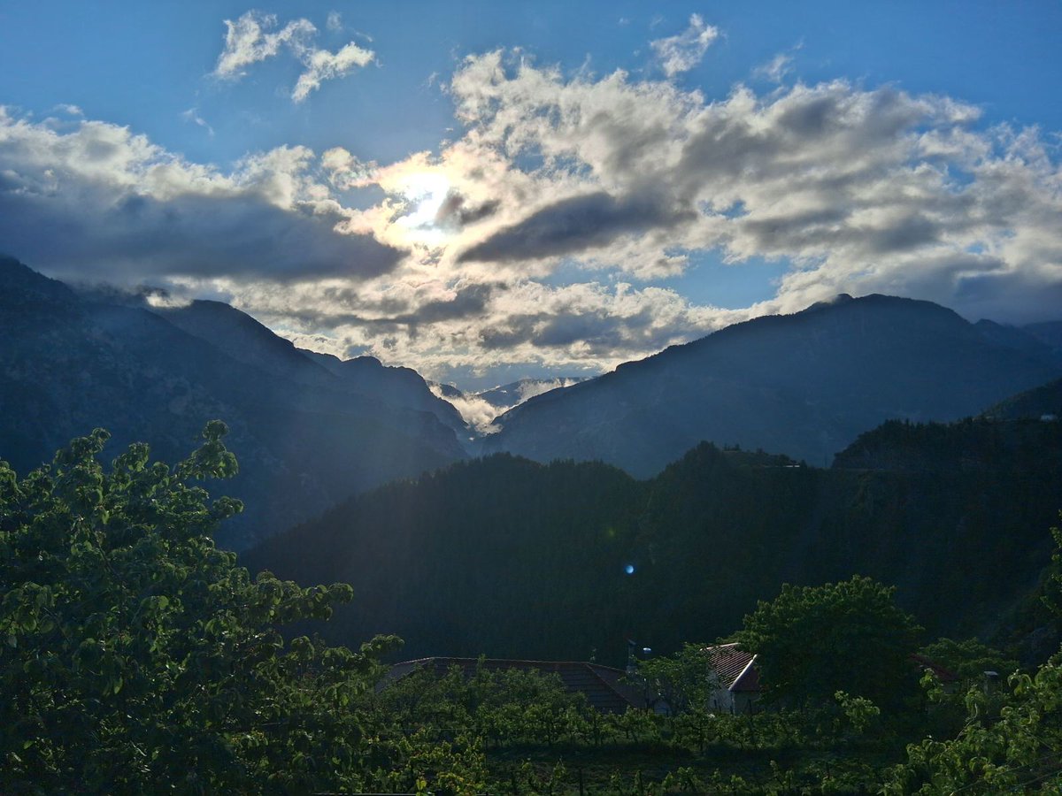 Triantafylia Mountain Trail Races: Ένας καθαρόαιμος αγώνας βουνού! To άρθρο του Advendure για έναν καθαρόαιμα βουνίσιο αγώνα στην παρθένα φύση της Ευρυτανίας ---> advendure.com/index.php/moun…

#mountainrunning #evrytania #triantafyliatrail