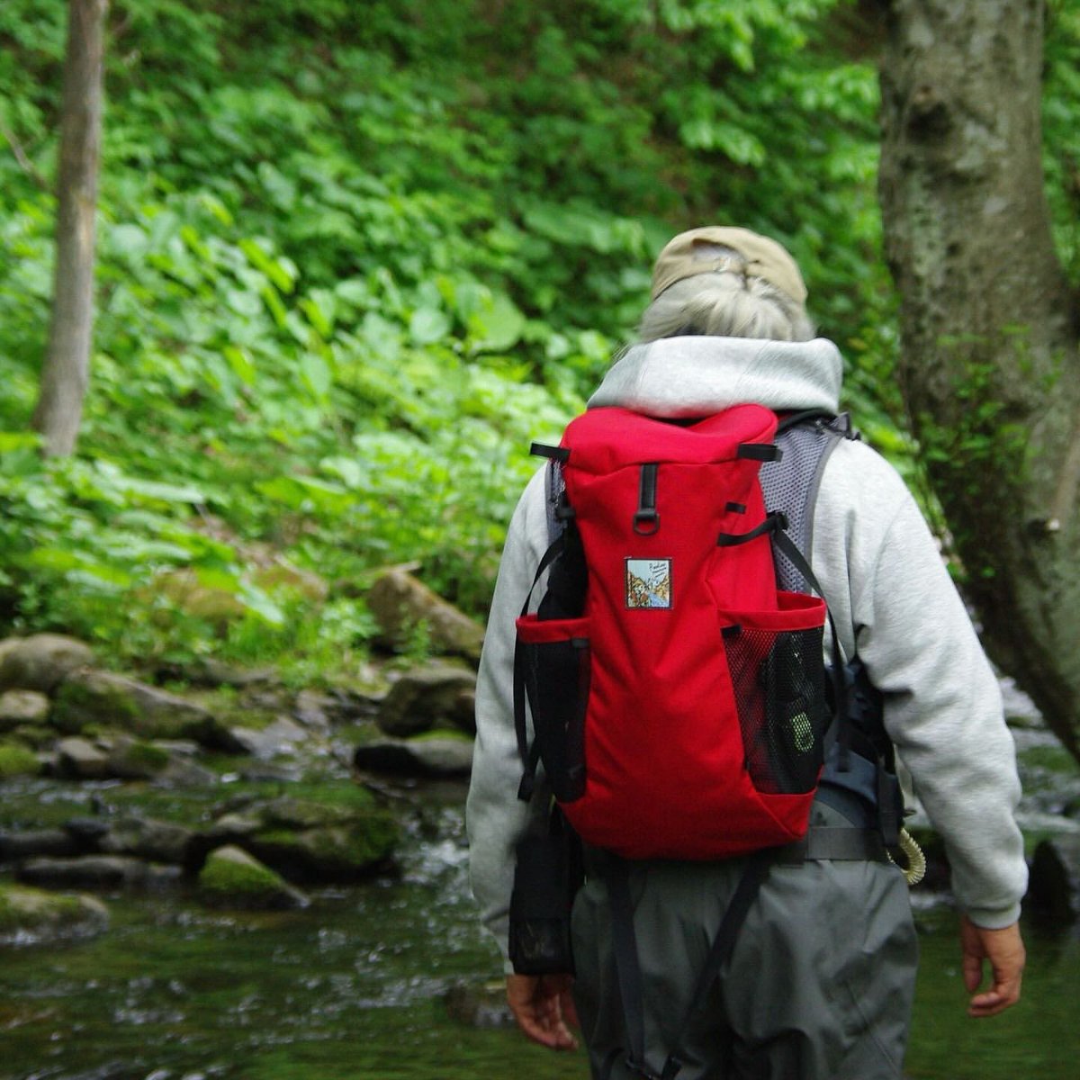 遂に出来上がった渓流バックパック
男のレッドがオールドスクールでカッコ良い今週末に大町でお披露目します