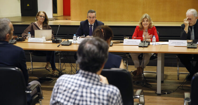 Ayuntamiento Madrid (@madrid) on Twitter photo 📢Subrayamos la importancia del trabajo de todos los sectores “para fortalecer las políticas de consumo y los derechos de los usuarios”
✅La delegada <a href="/engra9/">Engracia Hidalgo Tena</a> ha presidido la sesión constitutiva del Consejo Sectorial de Consumo de Madrid
Más información: informate.madrid.es/1ovon1 📢Subrayamos la importancia del trabajo de todos los sectores “para fortalecer las políticas de consumo y los derechos de los usuarios”
✅La delegada <a href="/engra9/">Engracia Hidalgo Tena</a> ha presidido la sesión constitutiva del Consejo Sectorial de Consumo de Madrid
Más información: informate.madrid.es/1ovon1