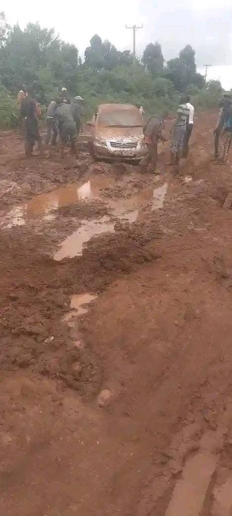 Wamama wameenda maandamano huko Keringet, Nakuru county. Look at the state of these roads. MP Joseph Tonui &amp; Governor Susan Kihika Kumi Bila Brains